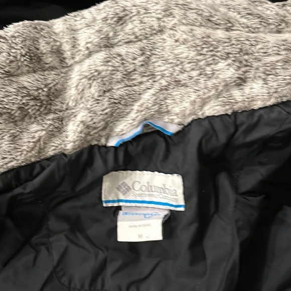 Columbia Black Hooded Jacket ladies very nice warm coat 2 in 1 very nice jacket - Picture 3 of 5